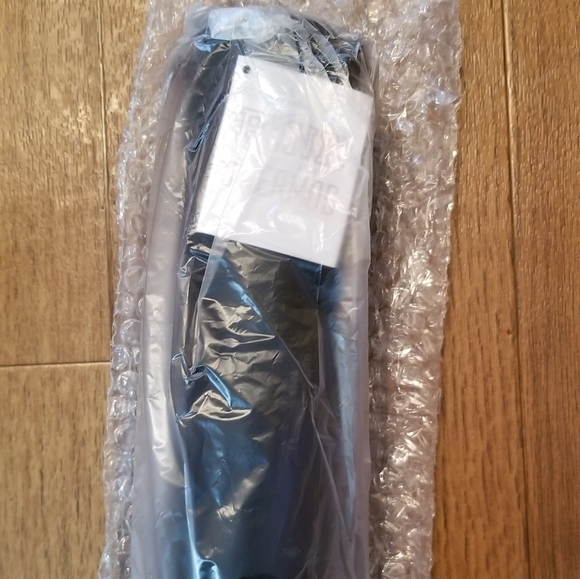 NEW VS PINK THERMOS. " GOOD VIBES" - Picture 5 of 8